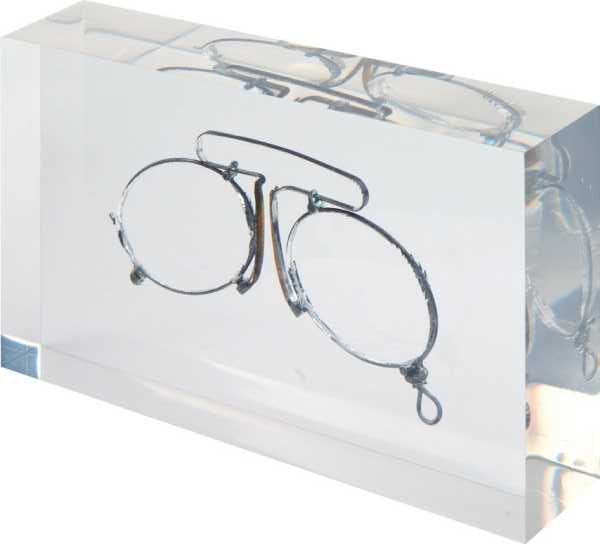 acrylic block pince nez